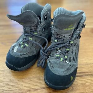 Vasque Kids Gray and Lime Trail Boots